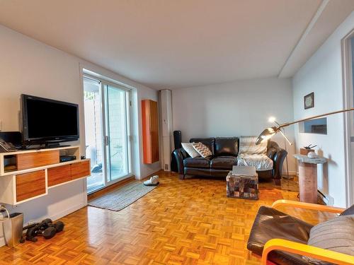 Logement - 191  - 191B Rue De La Rive, Sainte-Anne-De-Sorel, QC - Indoor Photo Showing Living Room