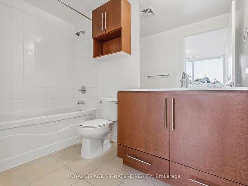 214-2885 Bayview Ave, Toronto, ON - Indoor Photo Showing Bathroom