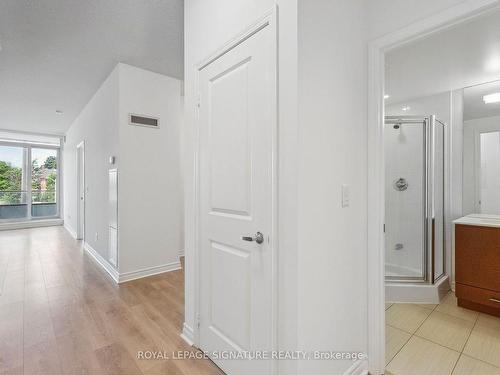 214-2885 Bayview Ave, Toronto, ON - Indoor Photo Showing Other Room