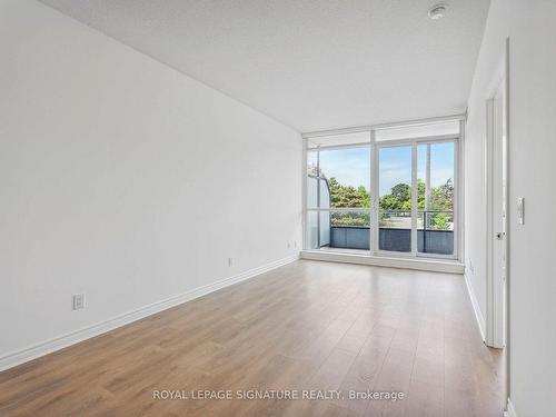 214-2885 Bayview Ave, Toronto, ON - Indoor Photo Showing Other Room