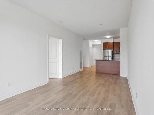 214-2885 Bayview Ave, Toronto, ON - Indoor