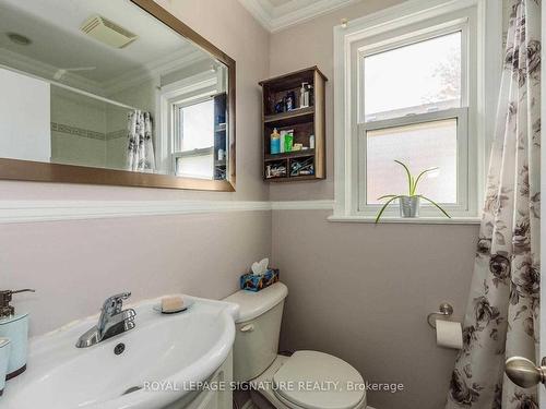 Main-290 Bogert Ave, Toronto, ON - Indoor Photo Showing Bathroom