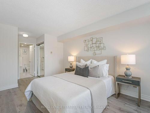 1716-30 Greenfield Ave, Toronto, ON - Indoor Photo Showing Bedroom