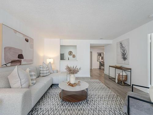 1716-30 Greenfield Ave, Toronto, ON - Indoor Photo Showing Living Room