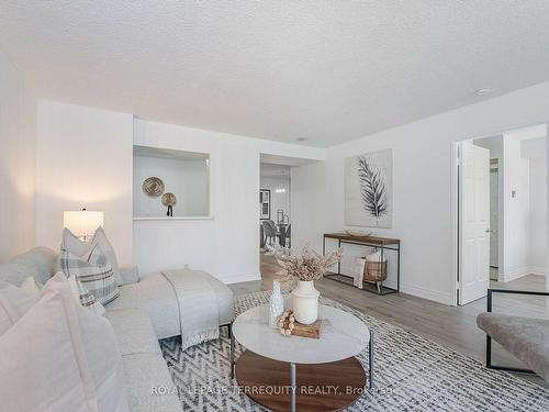 1716-30 Greenfield Ave, Toronto, ON - Indoor Photo Showing Living Room