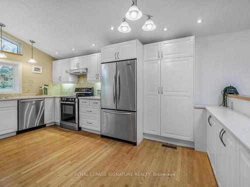 9 Overton Pl, Toronto, ON - Indoor Photo Showing Kitchen With Upgraded Kitchen