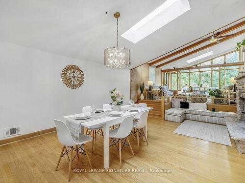 9 Overton Pl, Toronto, ON - Indoor Photo Showing Dining Room