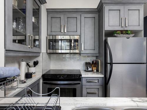 2006-33 Lombard St, Toronto, ON - Indoor Photo Showing Kitchen