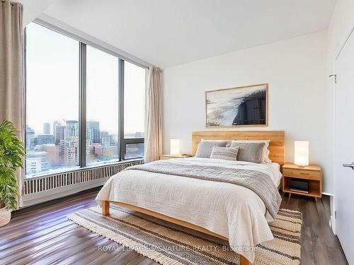 2006-33 Lombard St, Toronto, ON - Indoor Photo Showing Bedroom