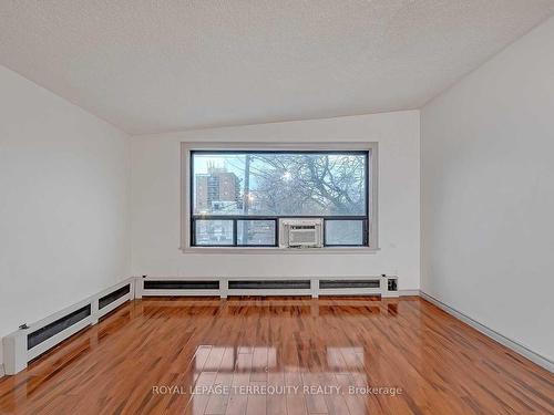 2977 Lawrence Ave E, Toronto, ON - Indoor Photo Showing Other Room