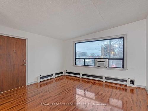 2977 Lawrence Ave E, Toronto, ON - Indoor Photo Showing Other Room