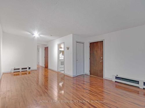 2977 Lawrence Ave E, Toronto, ON - Indoor Photo Showing Other Room