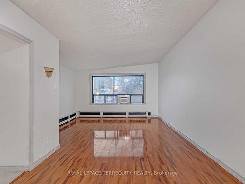 2977 Lawrence Ave E, Toronto, ON - Indoor Photo Showing Other Room