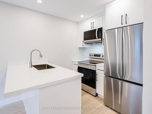 Laneway-20 Kewbeach Ave, Toronto, ON - Indoor Photo Showing Kitchen