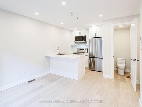 Laneway-20 Kewbeach Ave, Toronto, ON - Indoor Photo Showing Kitchen