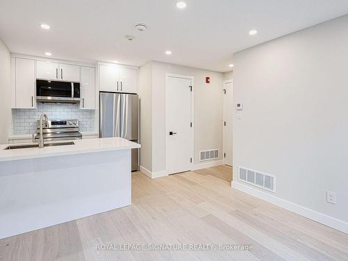 Laneway-20 Kewbeach Ave, Toronto, ON - Indoor Photo Showing Kitchen With Upgraded Kitchen