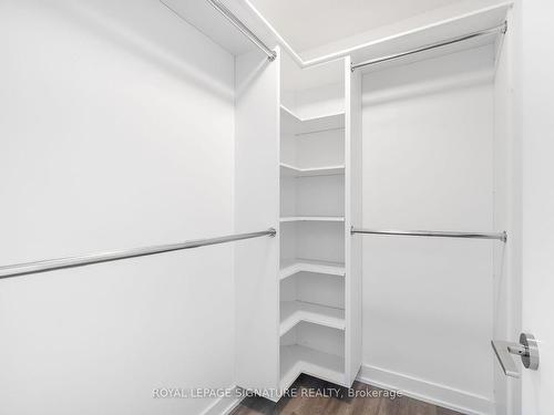 715-15 Baseball Pl, Toronto, ON - Indoor With Storage