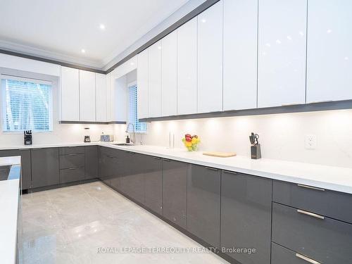 2-9411 Concession Rd, Uxbridge, ON - Indoor Photo Showing Kitchen