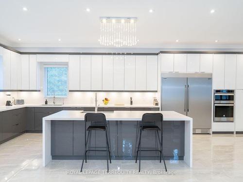 2-9411 Concession Rd, Uxbridge, ON - Indoor Photo Showing Kitchen With Upgraded Kitchen