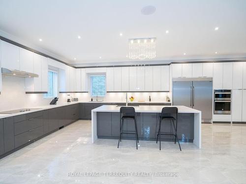 2-9411 Concession Rd, Uxbridge, ON - Indoor Photo Showing Kitchen With Upgraded Kitchen