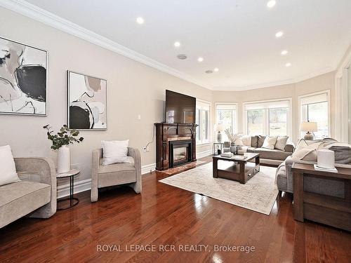 206 Corner Ridge Rd, Aurora, ON - Indoor Photo Showing Living Room With Fireplace