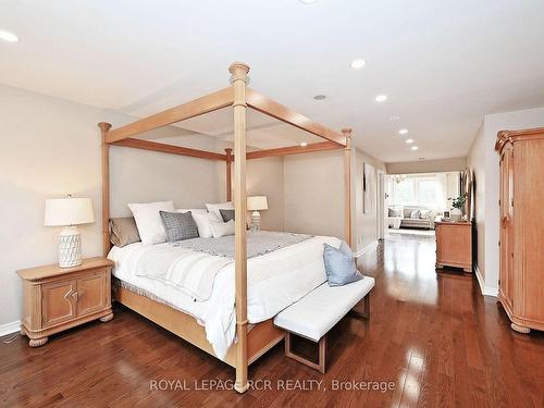 206 Corner Ridge Rd, Aurora, ON - Indoor Photo Showing Bedroom