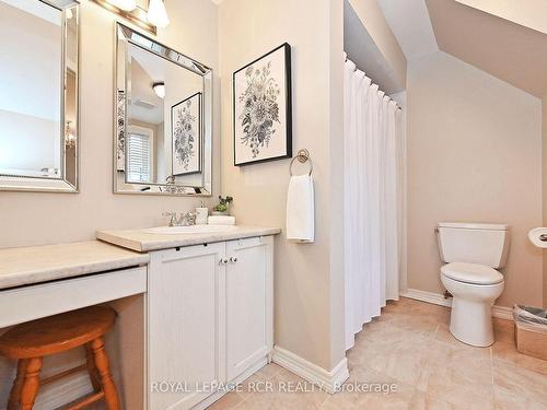 206 Corner Ridge Rd, Aurora, ON - Indoor Photo Showing Bathroom