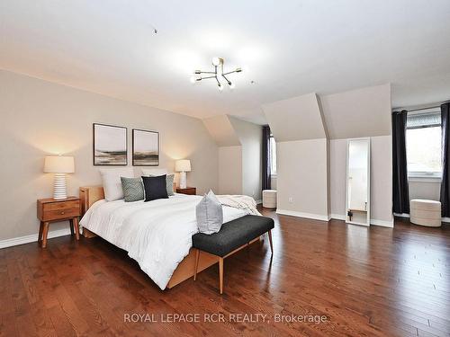 206 Corner Ridge Rd, Aurora, ON - Indoor Photo Showing Bedroom