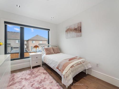 34 Weir St, Bradford West Gwillimbury, ON - Indoor Photo Showing Bedroom