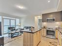 1602-4677 Glen Erin Dr, Mississauga, ON  - Indoor Photo Showing Kitchen With Upgraded Kitchen 