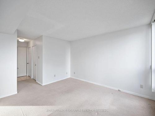 1006-4450 Tucana Court, Mississauga, ON - Indoor Photo Showing Other Room