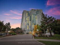 1006-4450 Tucana Court  Mississauga, ON L5R 3R4