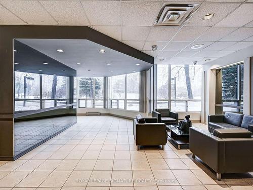 1006-4450 Tucana Court, Mississauga, ON - Indoor Photo Showing Other Room