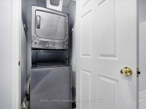 3 Meadowlark Dr, Brampton, ON - Indoor Photo Showing Laundry Room