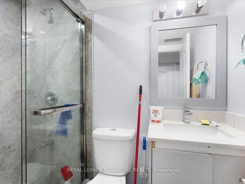 3 Meadowlark Dr, Brampton, ON - Indoor Photo Showing Bathroom