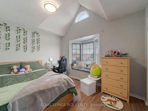 160 Landsbridge St, Caledon, ON - Indoor Photo Showing Bedroom