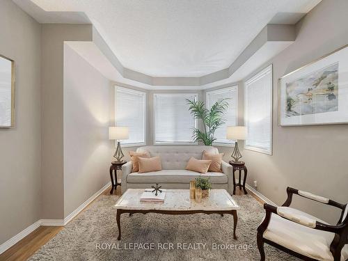 160 Landsbridge St, Caledon, ON - Indoor Photo Showing Living Room