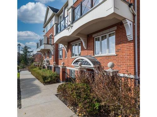 27-2468 Post Rd, Oakville, ON - Outdoor