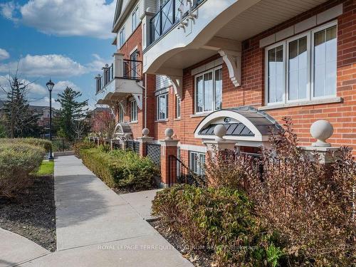 27-2468 Post Rd, Oakville, ON - Outdoor