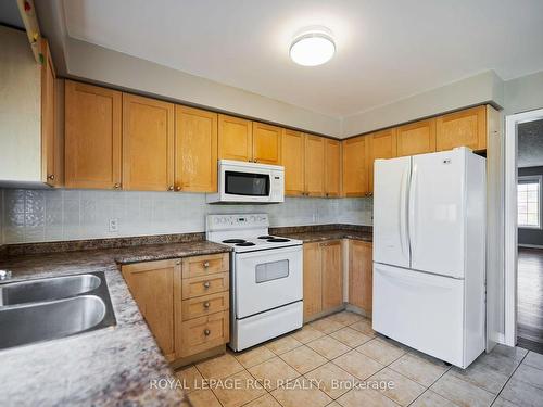 4A Sherbourne St, Orangeville, ON - Indoor Photo Showing Kitchen With Double Sink