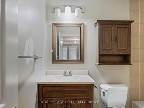 4A Sherbourne St, Orangeville, ON - Indoor Photo Showing Bathroom