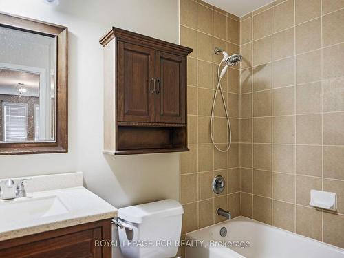 4A Sherbourne St, Orangeville, ON - Indoor Photo Showing Bathroom