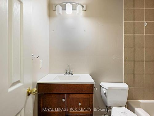 4A Sherbourne St, Orangeville, ON - Indoor Photo Showing Bathroom