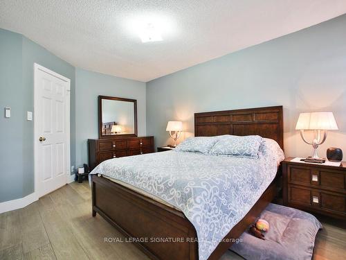 3243 Redpath Circ, Mississauga, ON - Indoor Photo Showing Bedroom