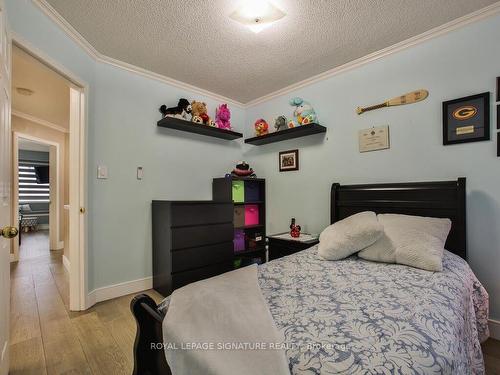 3243 Redpath Circ, Mississauga, ON - Indoor Photo Showing Bedroom