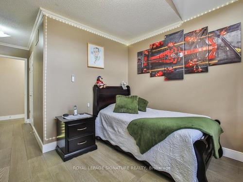 3243 Redpath Circ, Mississauga, ON - Indoor Photo Showing Bedroom