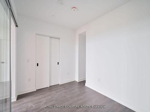 1807-36 Zorra St, Toronto, ON - Indoor Photo Showing Other Room