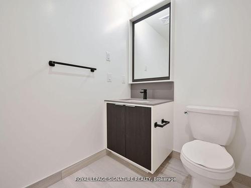 1807-36 Zorra St, Toronto, ON - Indoor Photo Showing Bathroom