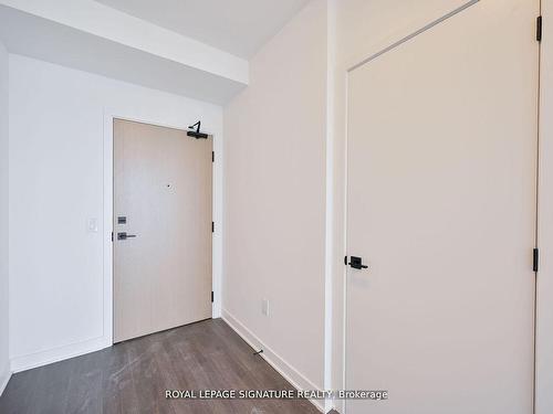 1807-36 Zorra St, Toronto, ON - Indoor Photo Showing Other Room