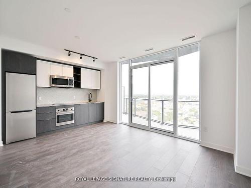 1807-36 Zorra St, Toronto, ON - Indoor Photo Showing Kitchen